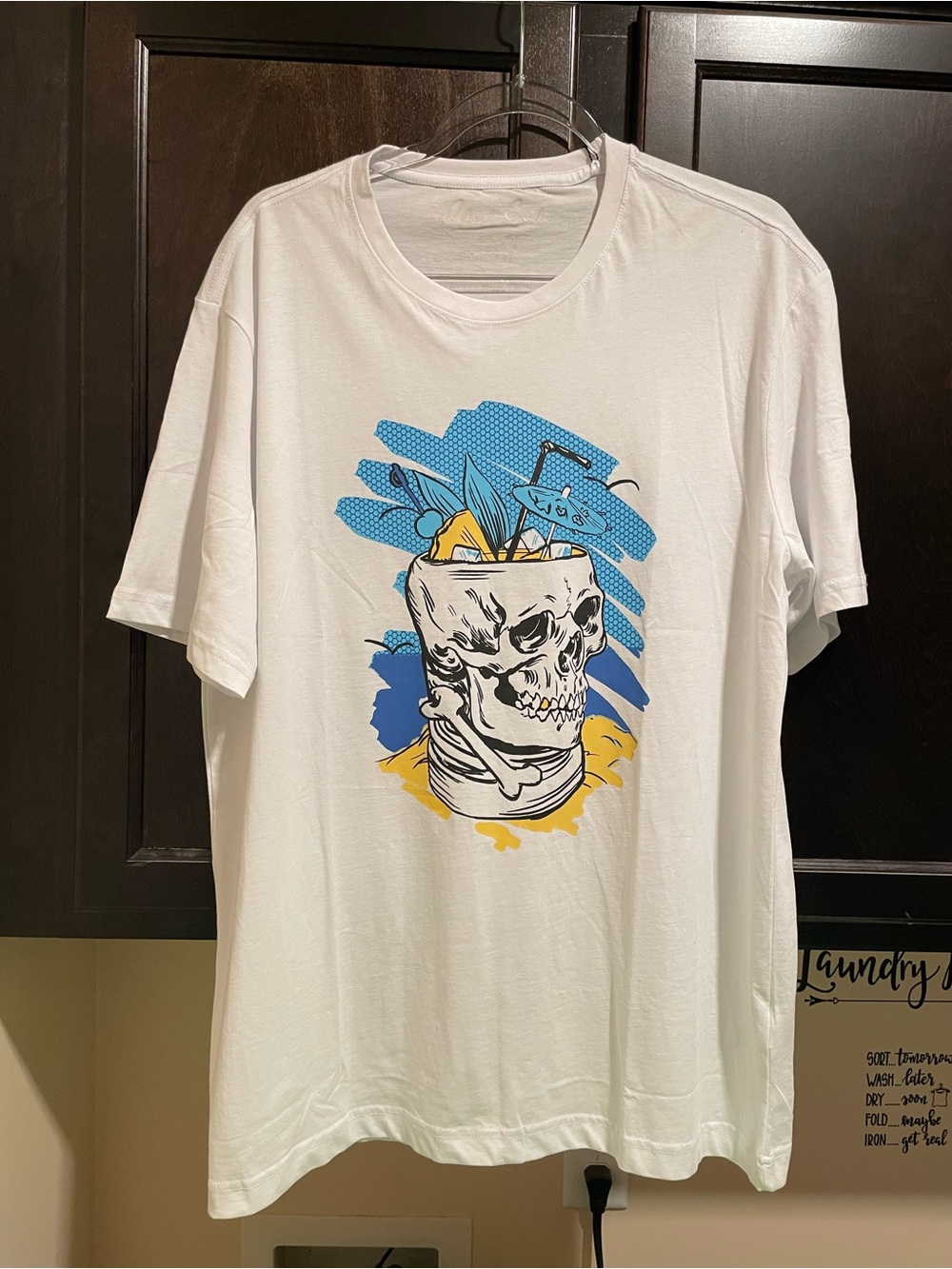 NWT Robert Graham “Tiki Skull” Tee Large